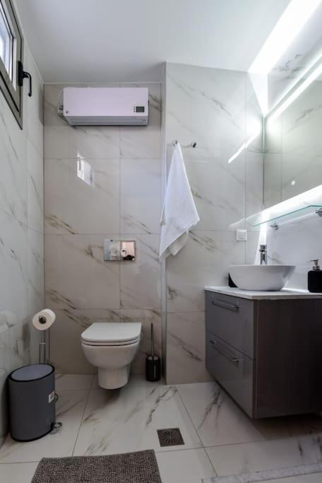 Appartement Plaka Nefeli Elegant Urban Retreat In Athens Historic Heart Extérieur photo